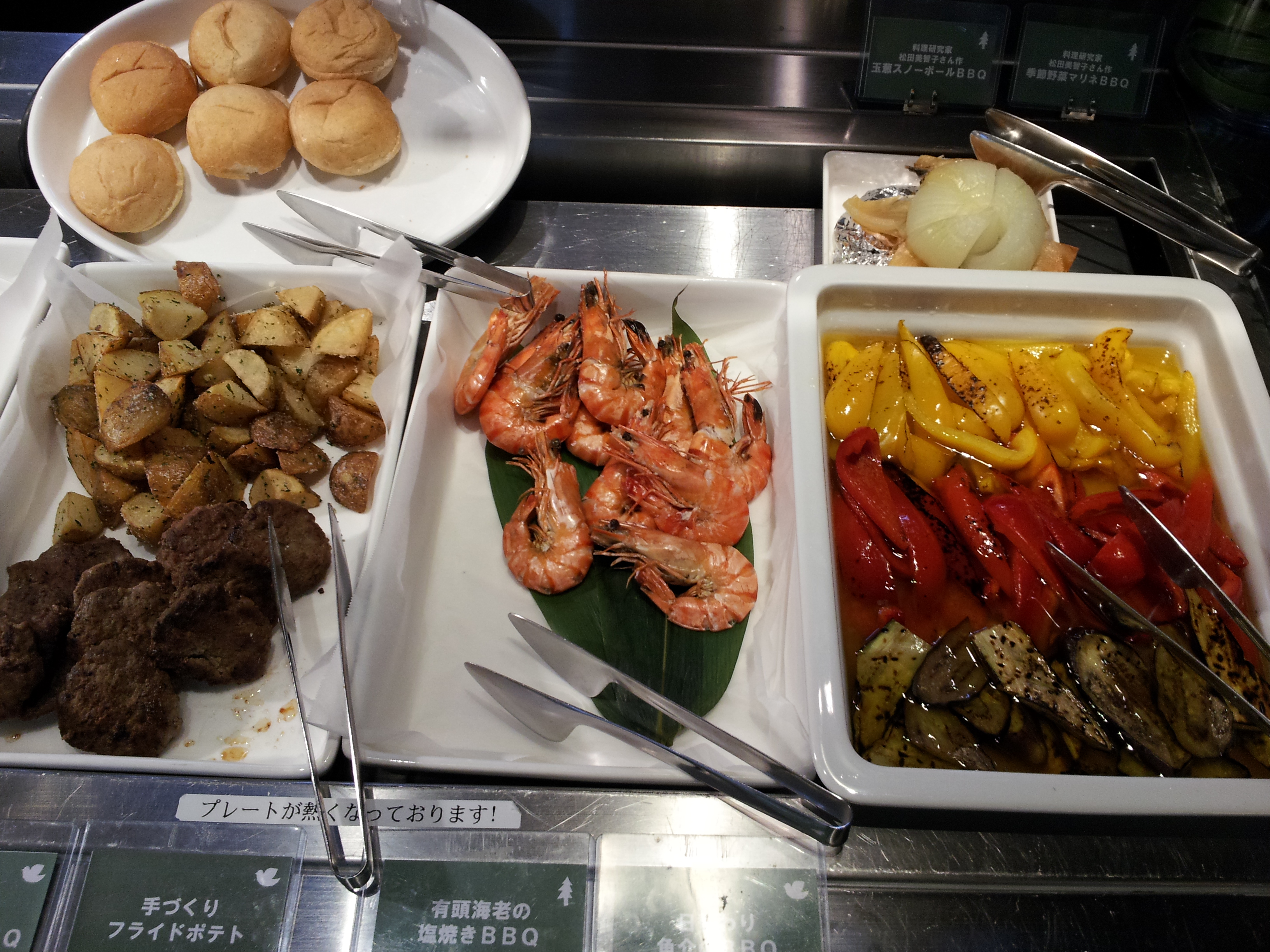 ディナーのお楽しみと言えば Staff Blog Facebook連動スタッフ日記 川越市場の森のオーダーバイキングレストラン Market Terrace マーケットテラス